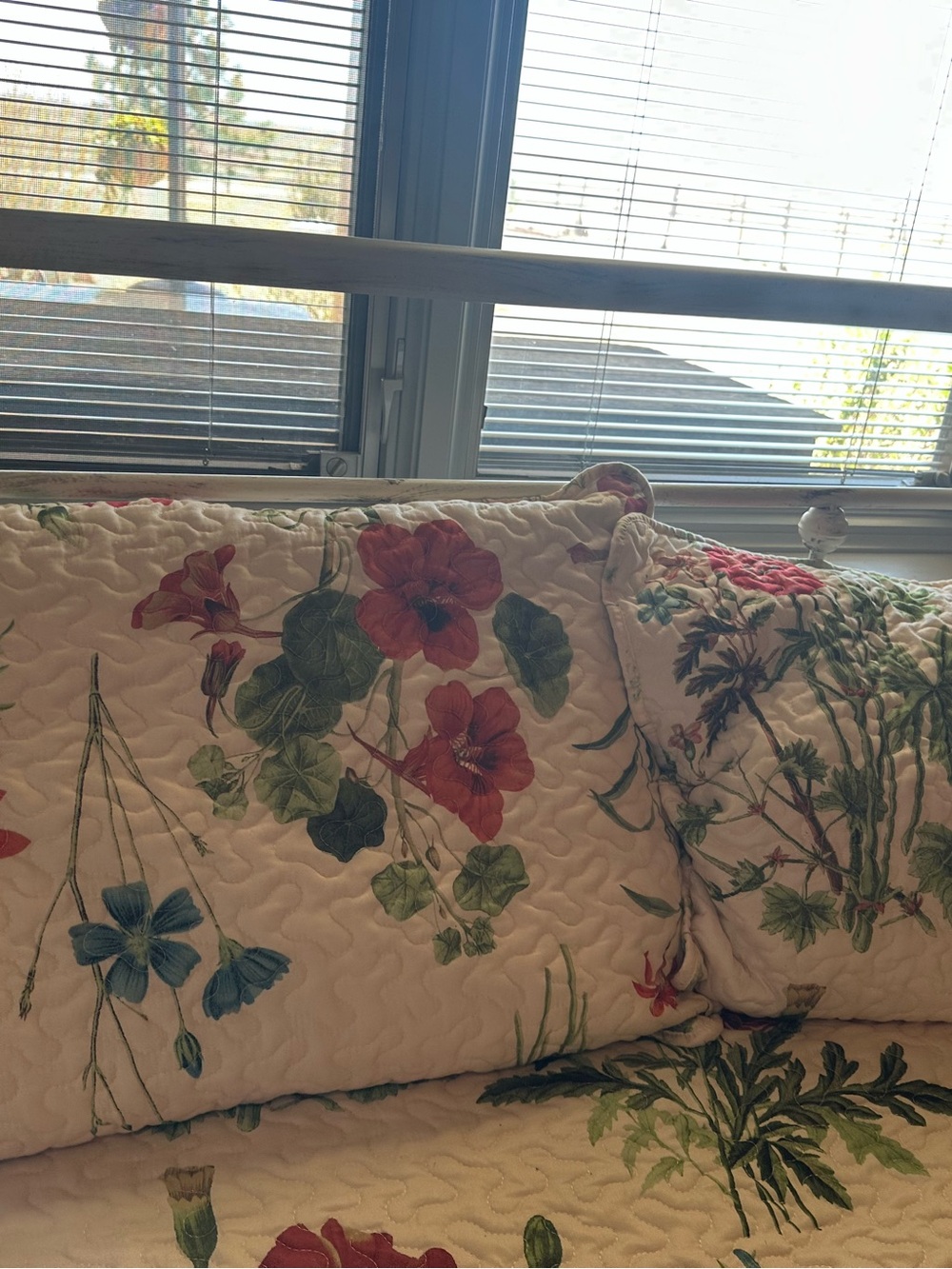 Floral Bedspread with Pillows Shams - Picture 6 of 9